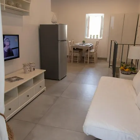 Le Grazie Romantic House By Dimore Trinacria Apartment