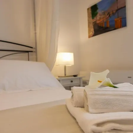 Apartment Le Grazie Romantic House By Dimore Trinacria